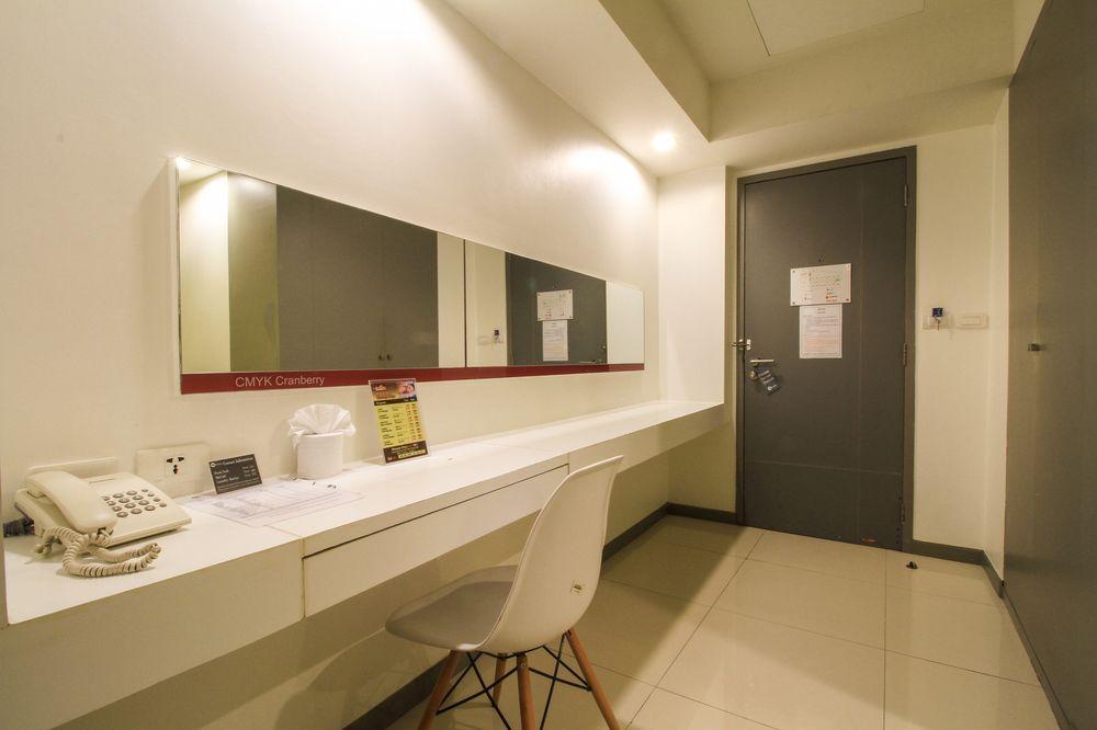 Myhotel Cmyk@ratchada Khách sạn 3*