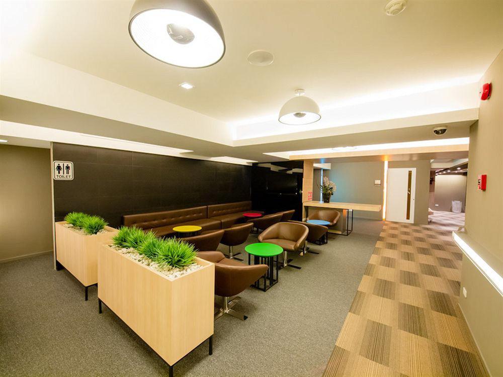 Myhotel Cmyk@ratchada Khách sạn 3*
